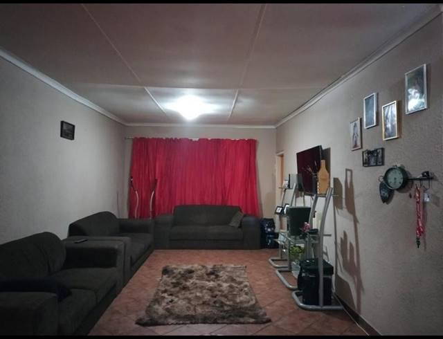 2 BEDROOM APARTMENT FOR SALE IN PRETORIA GARDENS